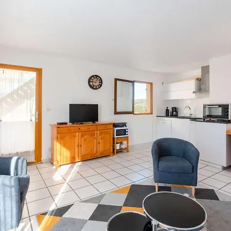 Pavillon Avec Solarium, Piscine Et Parking à Narbonne-plage - Fr-1-409-222 Narbona