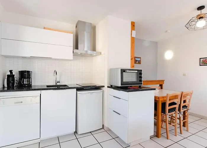 Pavillon Avec Solarium, Piscine Et Parking A Narbonne-plage - Fr-1-409-222 * נרבון