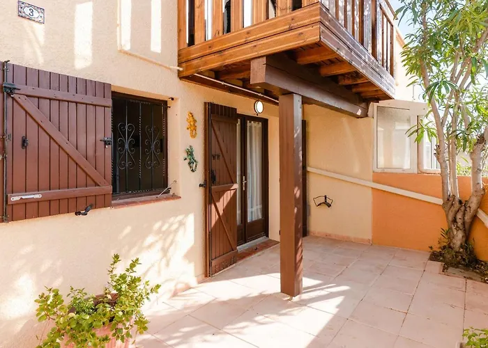 Pavillon Avec Solarium, Piscine Et Parking A Narbonne-plage - Fr-1-409-222
